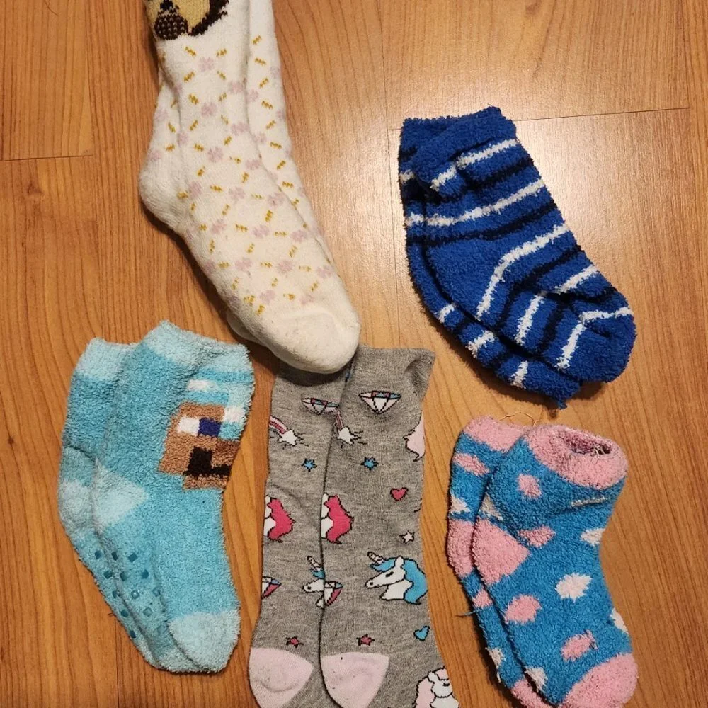 Socks and Mittens Bundle || 8 pairs || GUC